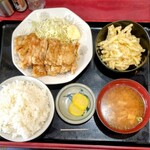 喜礼共亭 - 料理写真:平日限定ランチメニューのからあげ定食(大盛りライス)とマカロニサラダ大盛り