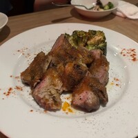 VIRGO 銀座 - 豚のロースト　これも４人分