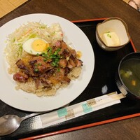 たくあん・牡丹亭 - ステーキ＆ガーリックライス(2,000円)