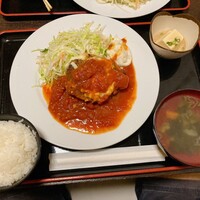 たくあん・牡丹亭 - 手ごねハンバーグランチ(1,300円)
