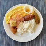 Hilton Guam Resort & Spa Executive Lounge - オムレツ、ベーコン、ライス