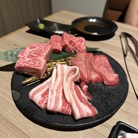 近江うし 焼肉 にくTATSU 青山本店 - 
