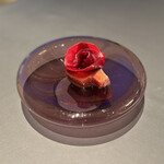 プレゼンテ スギ - GV鰹
      　中骨
      　フランボワーズ　千葉県苺　発酵エキス
      　ビーツ　ピクルス
      　八千代牛乳　ヨーグルト
      　柚子ジャム