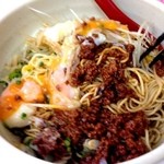 めだかタンタン - 2回目　温玉と混ぜた汁なし担々麺