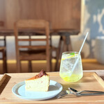 HIGH-LIGHTER CAFE - 