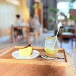 HIGH-LIGHTER CAFE - 