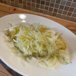 TRES - 甘夏？と新玉ねぎのサラダ。1人にはたっぷり！