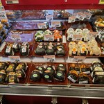ドミー - おにぎりがデカくて人気そう