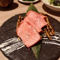 近江うし 焼肉 にくTATSU 青山本店 - 