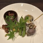 割烹・肉膳 光月 - 突き出し　牛肉煮込み、蛸ぬた、バイ貝