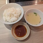 花ほのお鎌倉 焼肉ジャンボProduce - セットの御飯、スープ、タレ