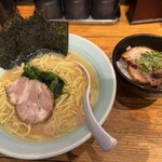 でびっと - でび家とミニチャーシュー丼