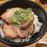 でびっと - ミニチャーシュー丼