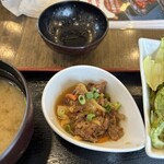 ステーキ&ハンバーグ 前田亭 - 牛すじ煮込み　超和風