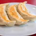 ゆたか屋 - きれいな焼き目、お皿にも油なんか付いていません