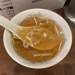 鶏舎 - スープは¥100と安い