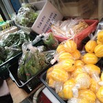 オルレギル - 私の今 最も気に入っているお野菜 エゴマ　何十枚も入ったものが販売されています　今度お料理で 青唐辛子に挑戦したいので 次買いに行きます