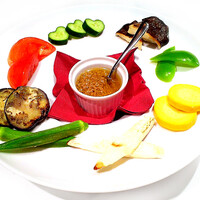 季節野菜をたっぷり使ったバーニャカウダ