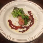 Cheese Dining Zolo - 牛タンレアステーキ〜赤ワイン香るトマトバターソース仕立て〜　斜めから