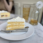 HARBS - 春摘みベルガモットオレンジ　¥900
シトロンケーキ　¥830