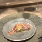 305447419 - 
