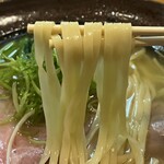 彩哲 - 塩味（1,000円）
      麺、平打の麺哲クオリティ