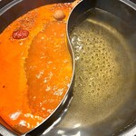 しゃぶ葉 - 料理写真:火鍋風だし＆白だし