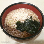 そば庄 - たぬきそば \380