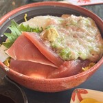 ドライブイン 灘 - ✅イカとマグロとトロトロ3色丼¥2.000❗️
　※現金払いのみ