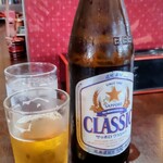 そば処 天寿庵 - 《サッポロクラシック瓶》税込￥600と、アテの柿の種❣