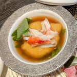 創作四川料理 廣明 - 積丹の塩水ウニon根室のタラバガニ