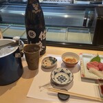 鮮屋伊予 - 生ビール2杯のあと、佐藤(黒)は飲み放題