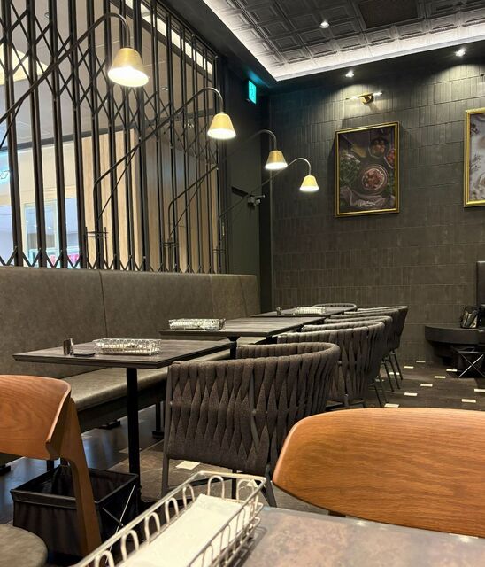 La Maison Ensoleille Table Chunichi Biru Ten photo 5