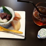 佐原 千与福 - デザートとアイスミルクティー