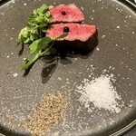 プティ サレ - 文句なしの旨さ。肉自体の塩味が充分強い。