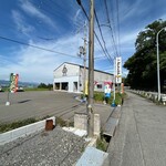 6PEACE PIZZA - 道路沿いからの店舗❗️