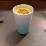 現代茶寮 銀座風月堂 - 山梨県産ゴールドラッシュの冷製ポタージュ　野菜のコンソメジュレ