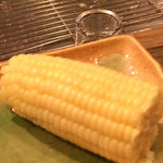 くまげら - 白いトウモロコシ