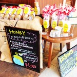 タリーズコーヒー - タリーズさんでもお勧めなんでしょう。沢山ディスプレイしてあります。