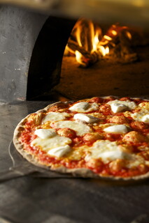 Pizzeria Romana Gianicolo - 薪で焼くローマ風ピッウｔァ