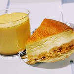 Bébé - ニューヨークチーズケーキ550円 クレム・ランヴェルセ250円
