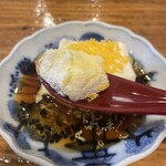あかぎ - 焼きとうもろこし豆腐 黄身の低温調理すりおろし、鰹だし醤油餡掛け