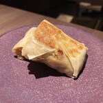 オクユカシ ハナレ - 明太チーズもんじゃの春巻き(税込715円)