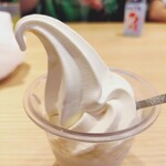 丸源ラーメン - カップソフト(98円)