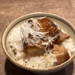Noodle いたば - 『妻有ポーク　ミニ角煮丼』。　十日町のおいしい豚肉の角煮。深い味、やわらかさ満点でおいしいです。