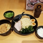 北海道らーめん ひむろ - 料理写真:冷やしゴマダレつけ麺。