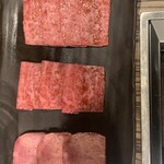焼肉 ジャンボ - タン、トモサンカク、ザブトン（だったはず）