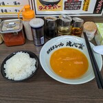 横浜家系ラーメン 魂心家 本厚木店 - ライス2杯目