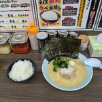 横浜家系ラーメン 魂心家 本厚木店 - 