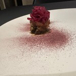 プレゼンテ スギ - キョン　お好み焼き風
      　発酵生姜
      　大根すりおろし　ソテー　ヒバオイル
      　紫キャベツ　発酵紫キャベツパウダー